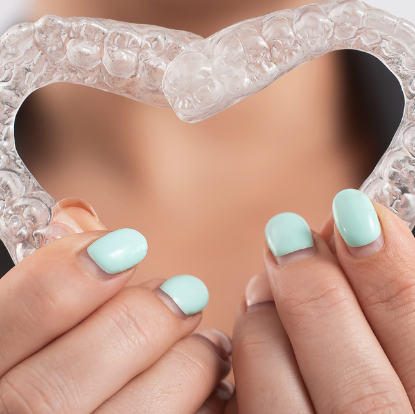 Aparelhos Ortodônticos: Diferenças entre Alinhadores e Aparelhos Fixos